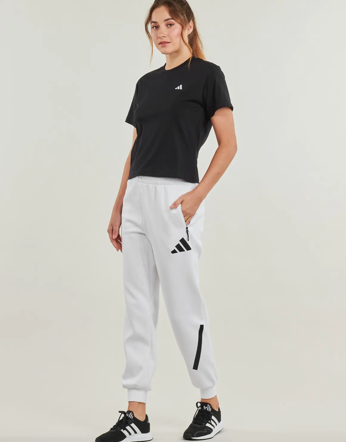 Adidas Sportswear - Essentials Small Logo T-Shirt