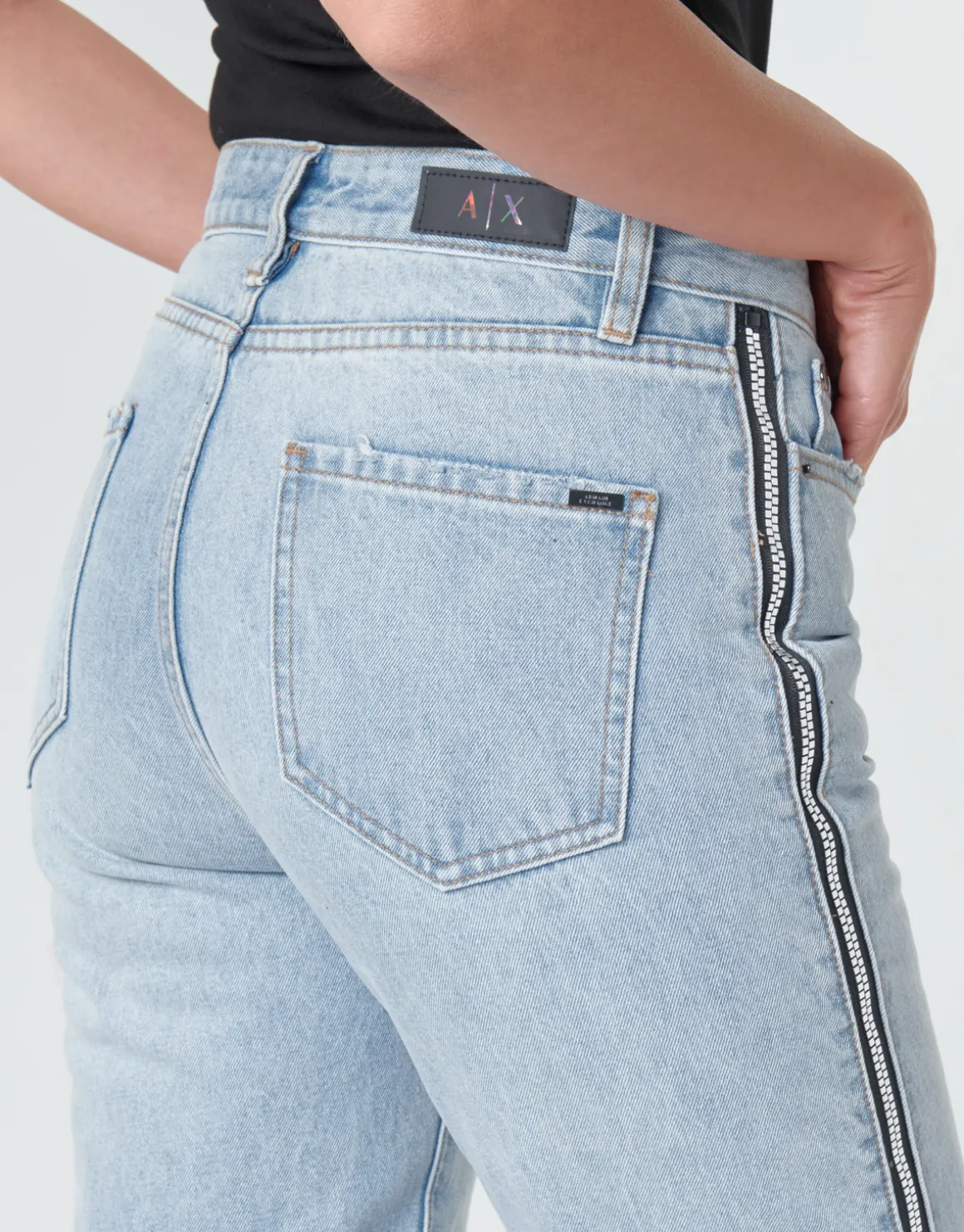 Armani Exchange - HAGO