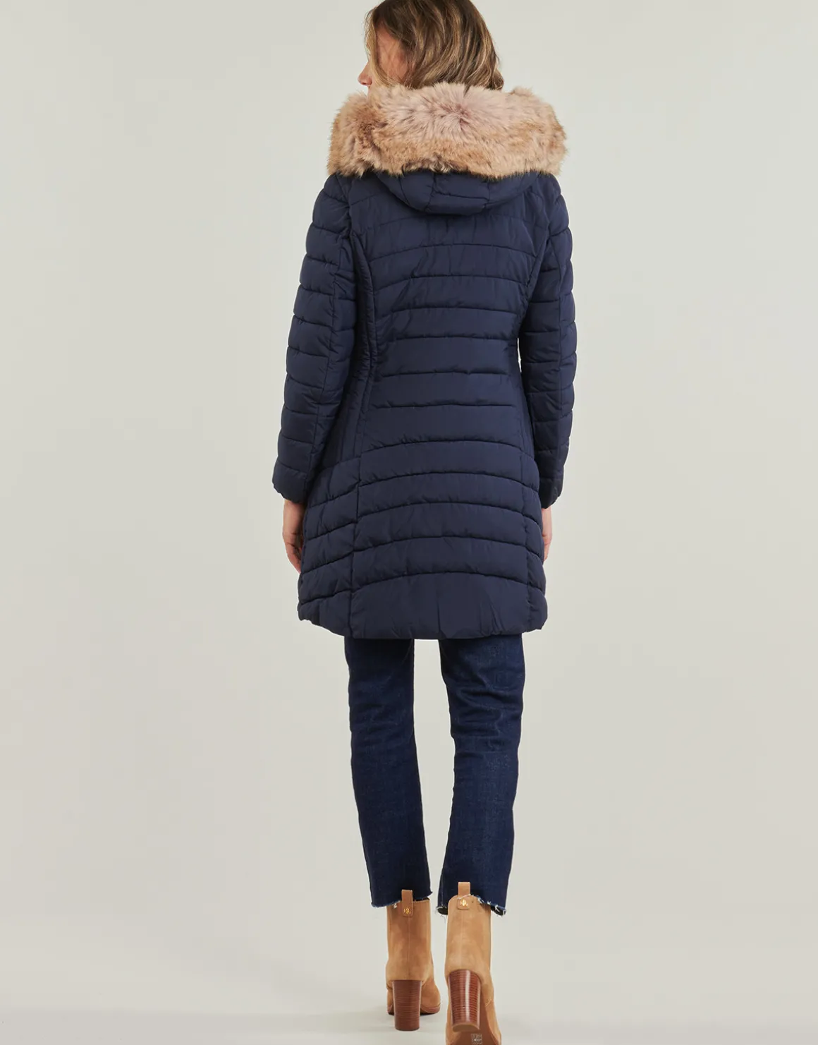 Betty London - ANNYA