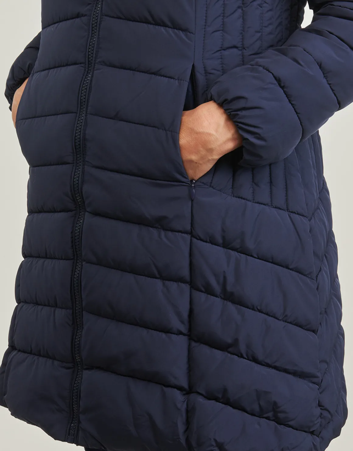 Betty London - ANNYA