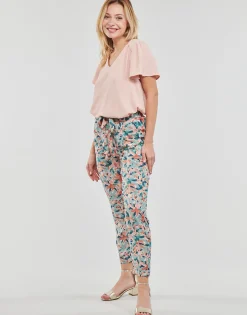 Betty London - BLOOME