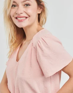 Betty London - BLOOME