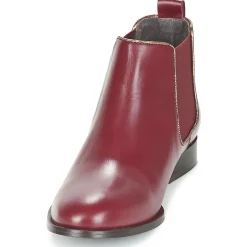 Betty London - FOLOIE