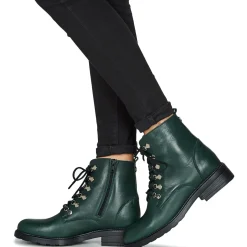 Betty London - GALACTICA