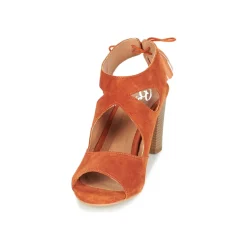 Betty London - GARMER