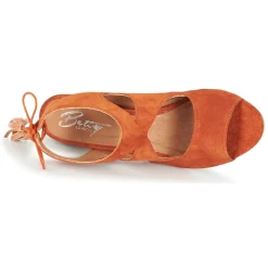 Betty London - GARMER