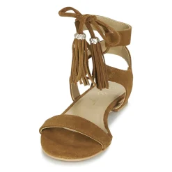 Betty London - IKARA