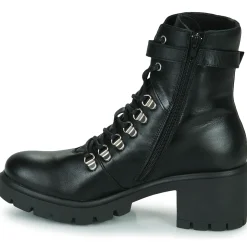 Betty London - MANOUE