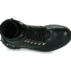 Betty London - MANOUE