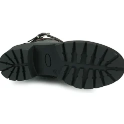 Betty London - MANOUE