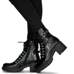 Betty London - MANOUE