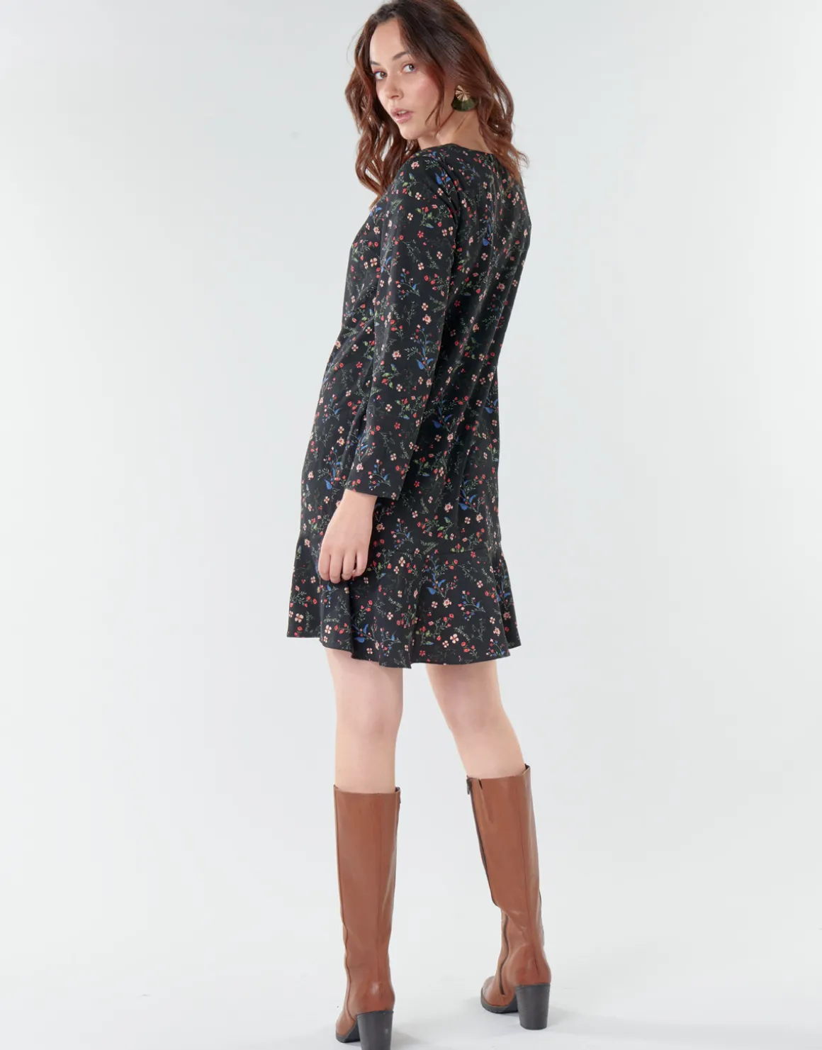 Betty London - NELLY