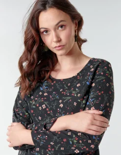 Betty London - NELLY