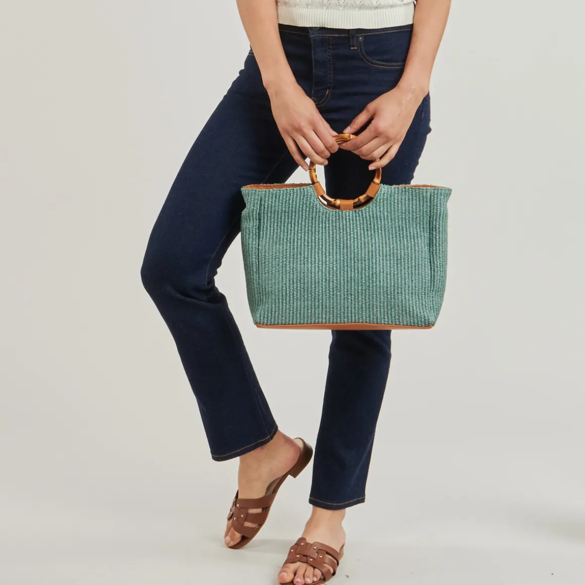 Betty London - OMBELLINE