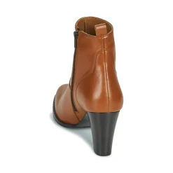 Betty London - PETRA