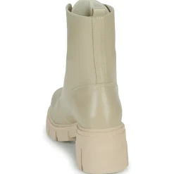 Betty London - POLLINA