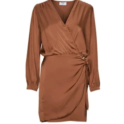 Betty London - SAVYNA