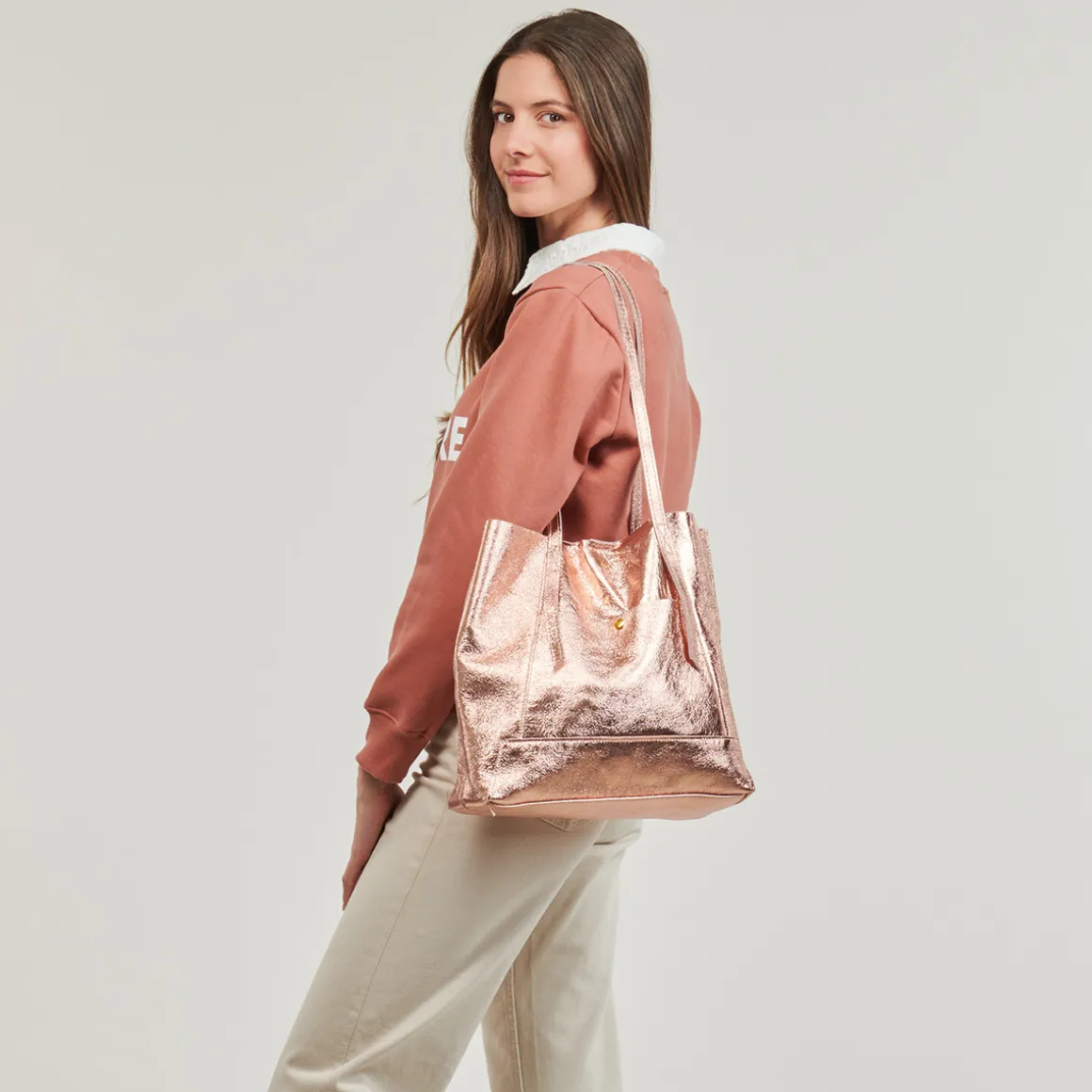 Betty London - SIMONE