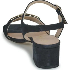 Betty London - SONYA