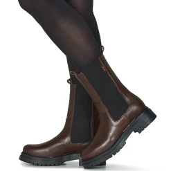 Betty London - VERONIQUE