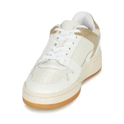 Betty London - YOANA