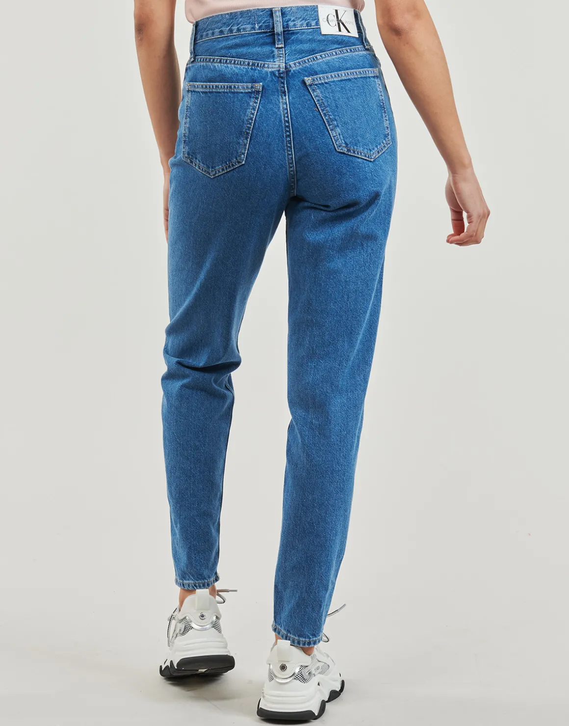 Calvin Klein Jeans - MOM JEAN