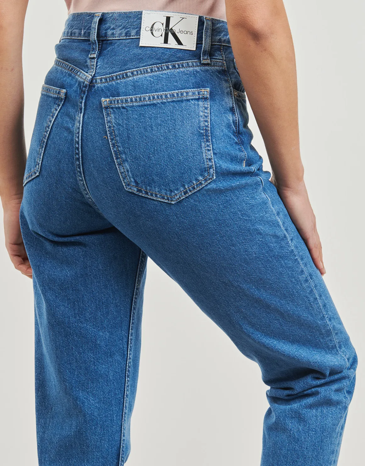 Calvin Klein Jeans - MOM JEAN