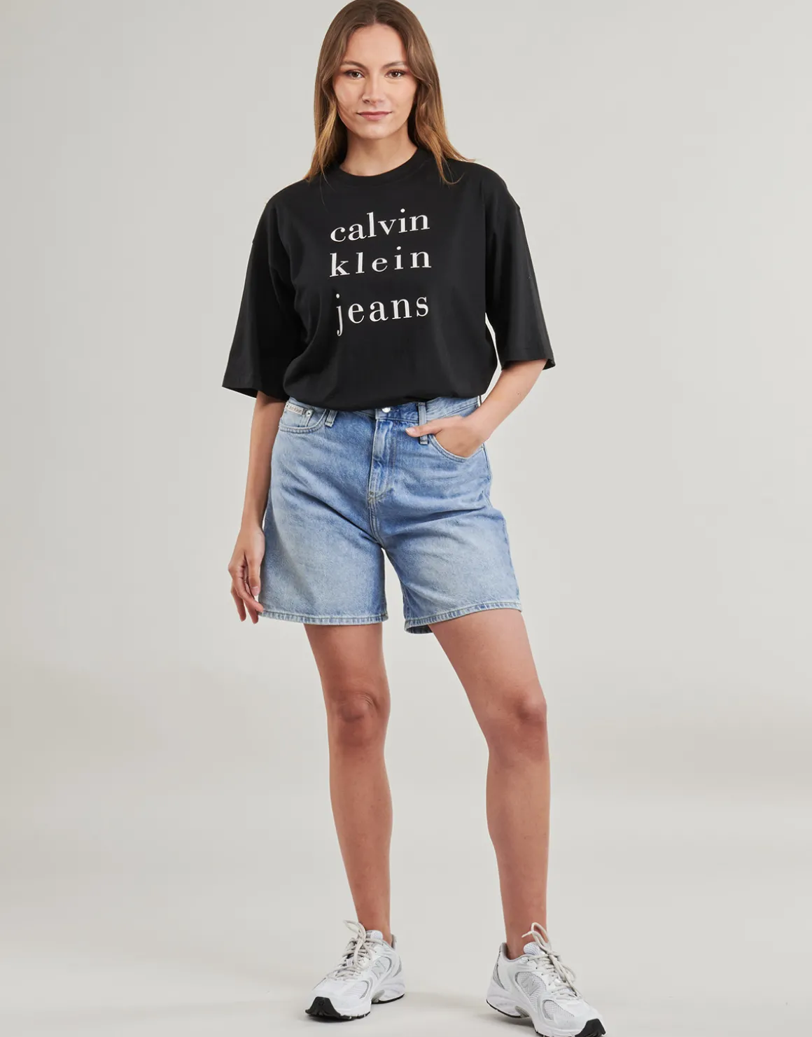 Calvin Klein Jeans - MOM SHORT
