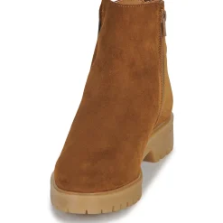 Casual Attitude - NALLINE