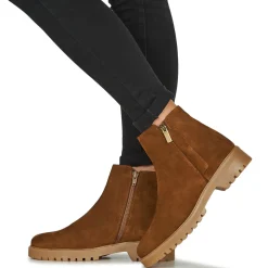 Casual Attitude - NALLINE