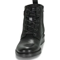 Casual Attitude - TYLIO