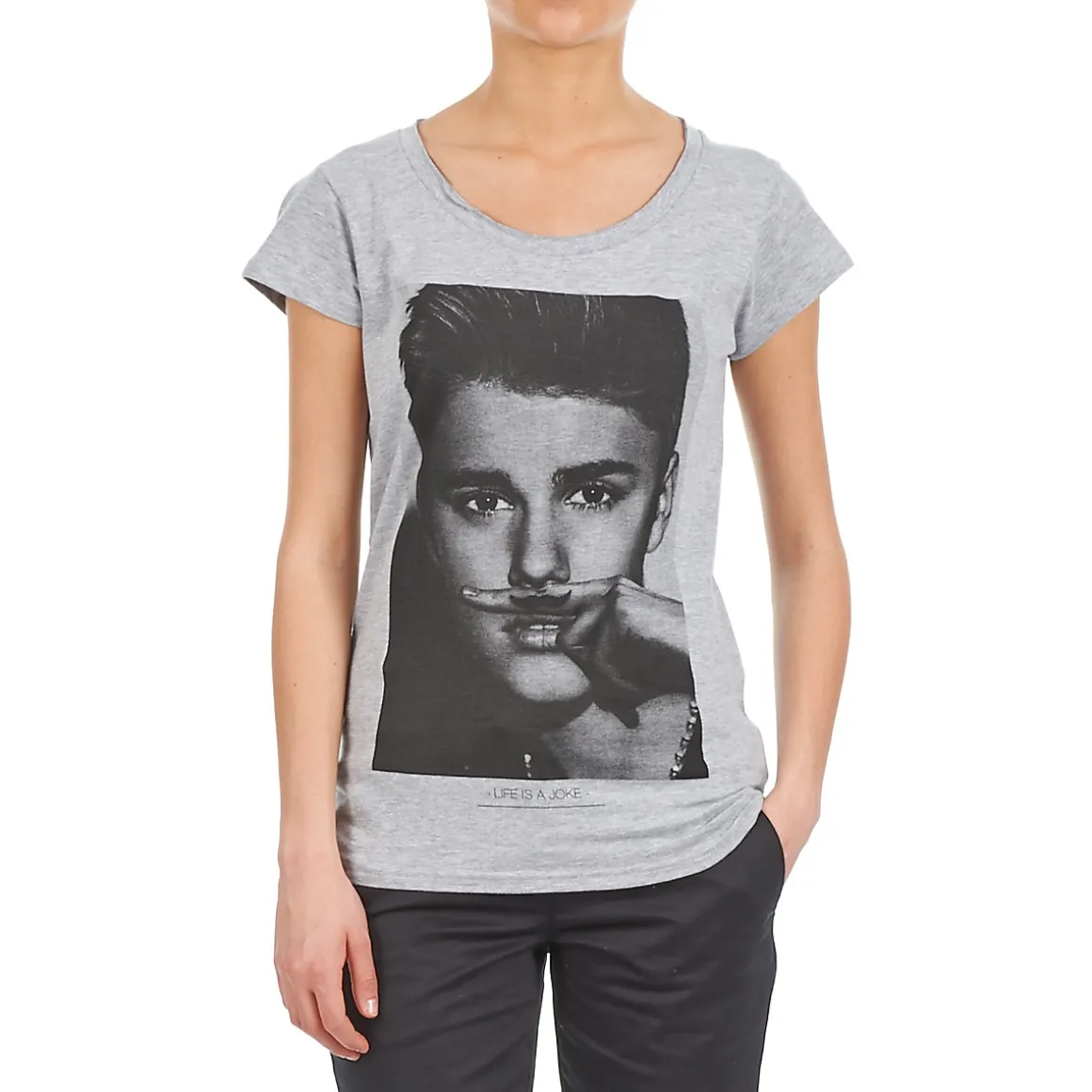 Eleven Paris - BIEBER W