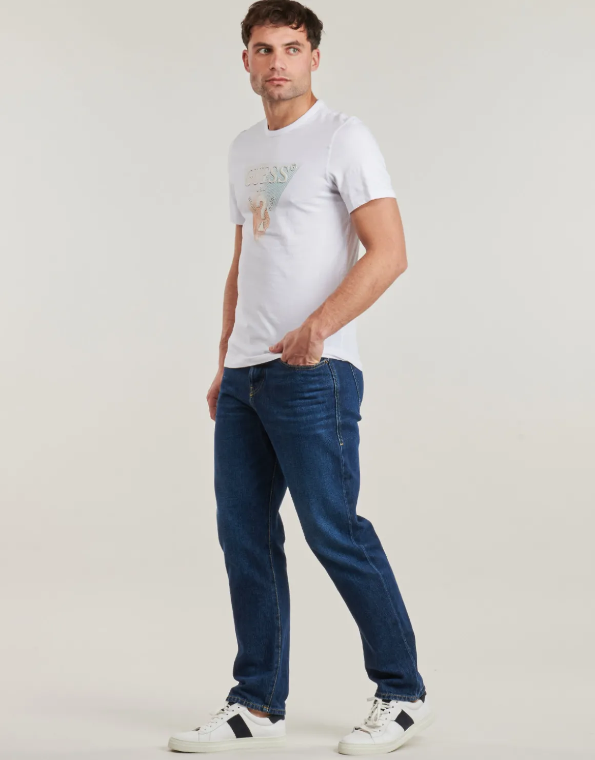 Guess - TRIANGLE TEE