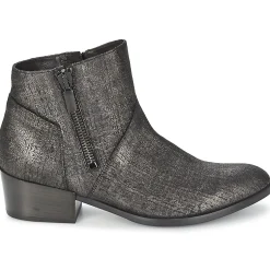 Janet&Janet - VILLIA