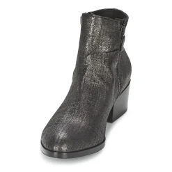 Janet&Janet - VILLIA