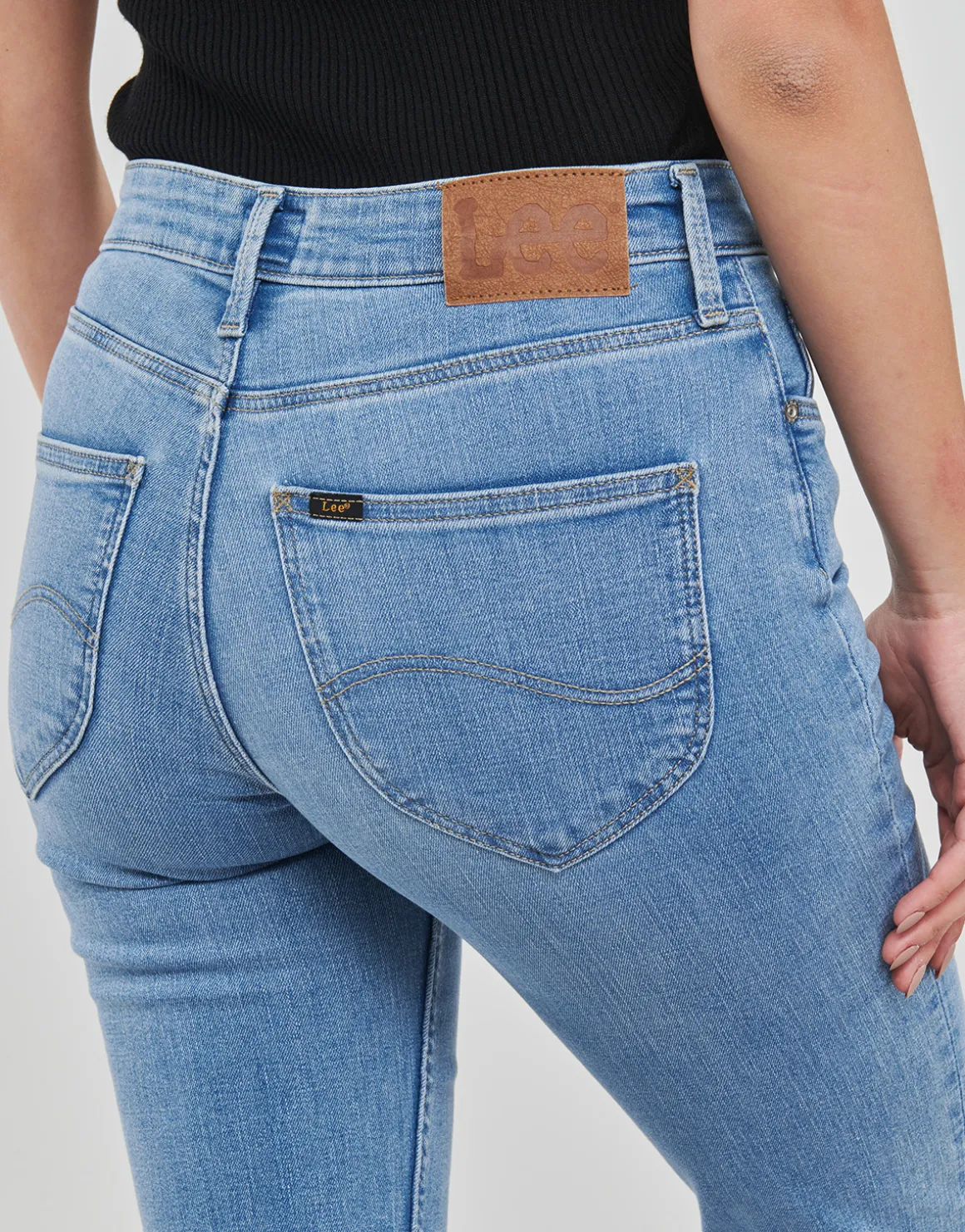 Lee - MARION STRAIGHT