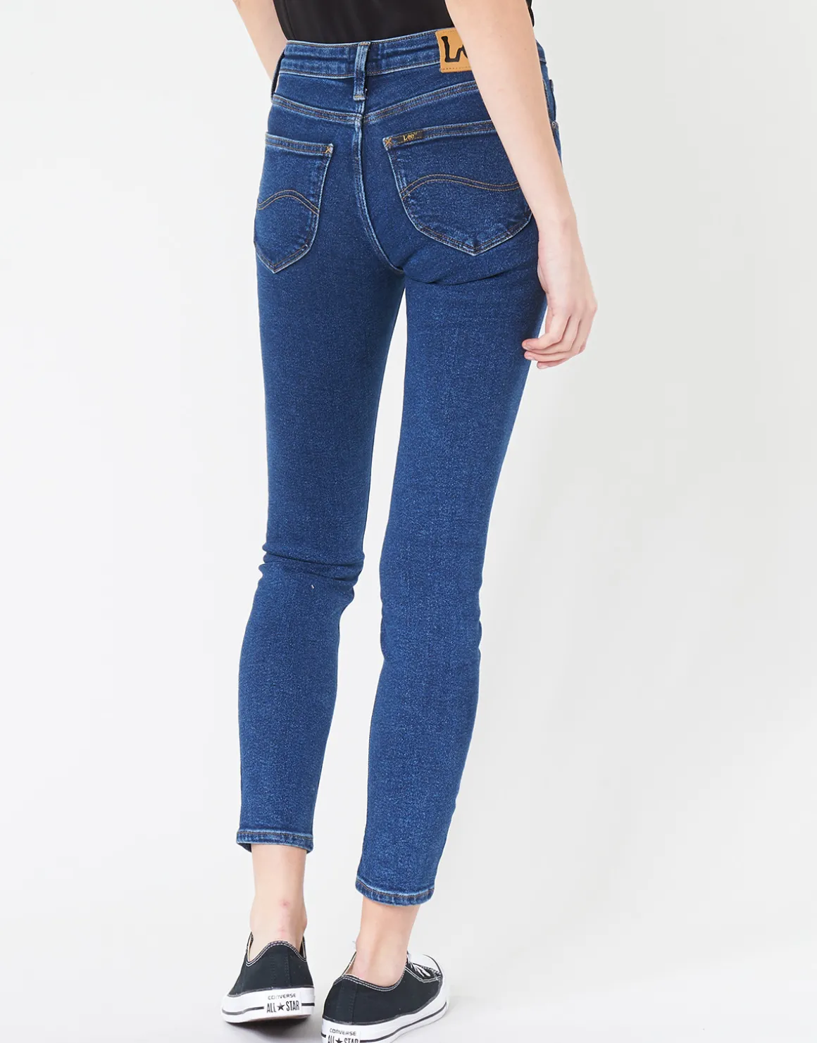 Lee - SCARLETT STONE MILTONA