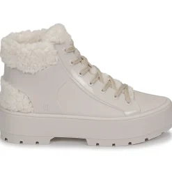 Melissa - MELISSA FLUFFY SNEAKER AD