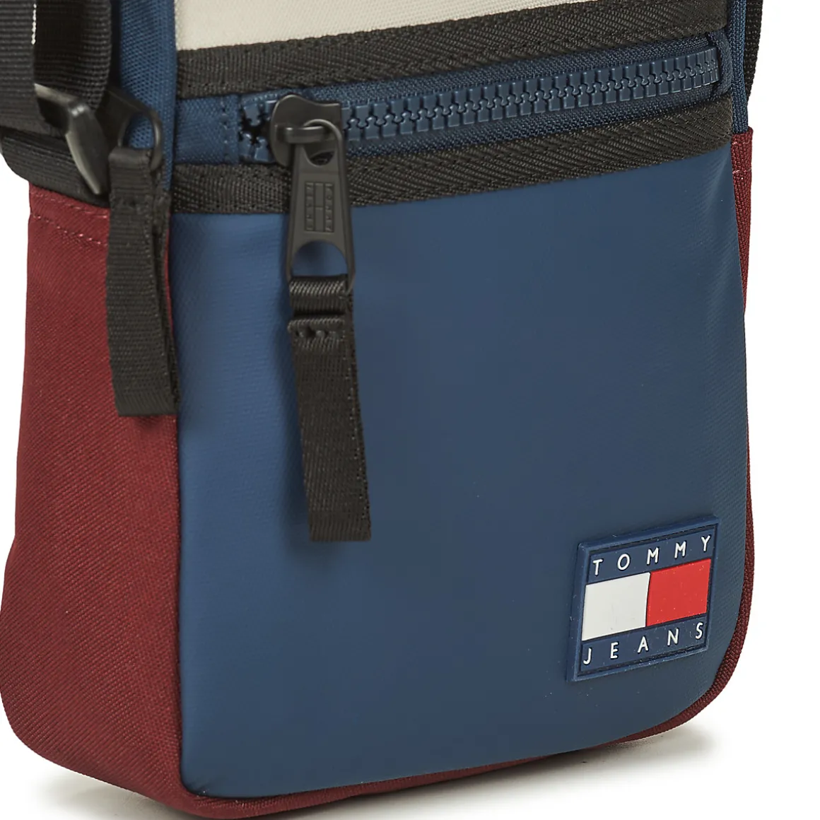 Tommy Jeans - FRESHMAN REPORTER