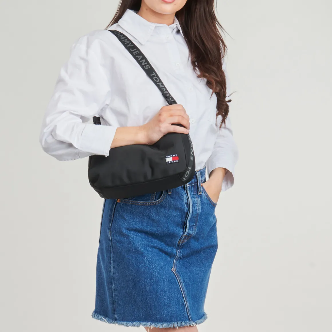 Tommy Jeans - TJW ESS DAILY SHOULDER BAG