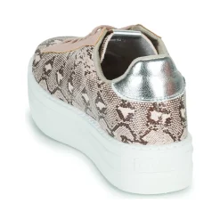 Victoria - 1092143NUDE