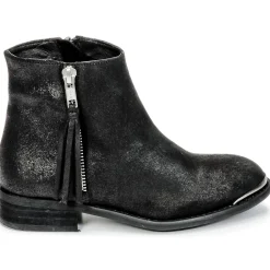 Young Elegant People - AMELIA