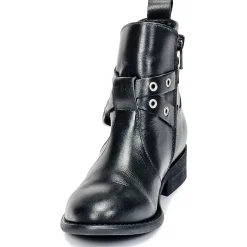 Young Elegant People - CALYPSO