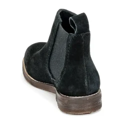 Young Elegant People - COLETTE