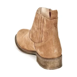 Young Elegant People - DEBBY