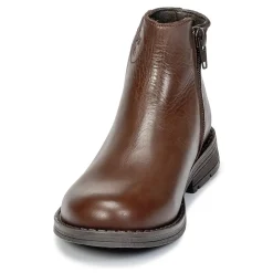 Young Elegant People - IVONNE